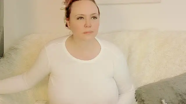 Snapshot of Sarah4you chatting on 07/06/26, 08:44 Sarah4you online show from 07/06/26, 08:44