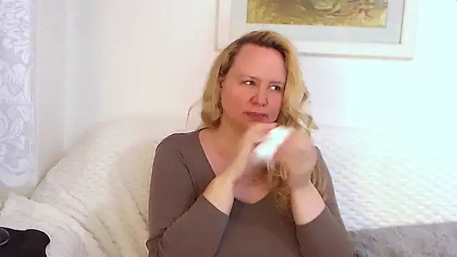 Sarah4you online show from 09/26/25, 08:38