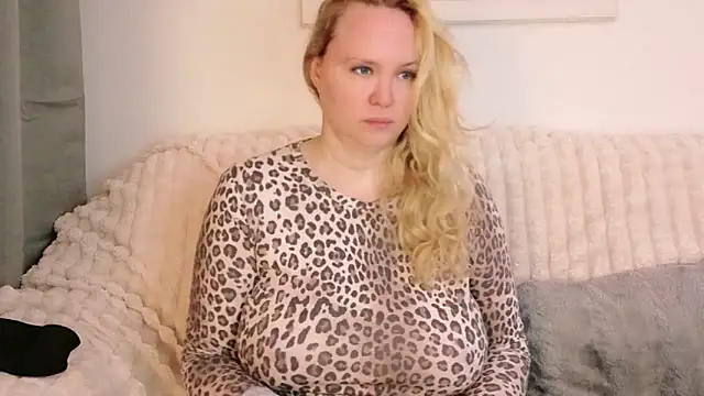 Sarah4you online show from 12/20/25, 09:39