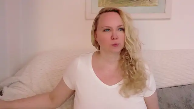 Sarah4you online show from 10/28/25, 05:23