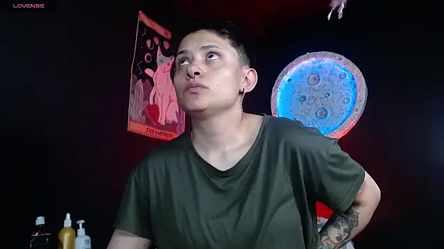 girl intense444 online show from 06/24/26, 07:33