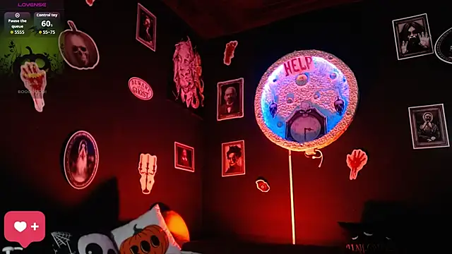 girl intense444 online show from 10/19/25, 07:05