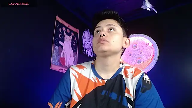 girl intense444 online show from 11/11/25, 12:55