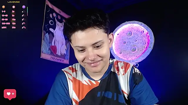 girl intense444 online show from 02/27/26, 01:00