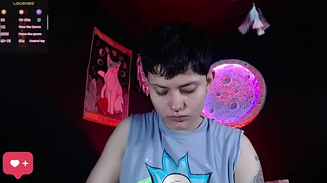 Snapshot of girl_intense444 chatting on 04/05/26, 01:07 girl intense444 online show from 04/05/26, 01:07