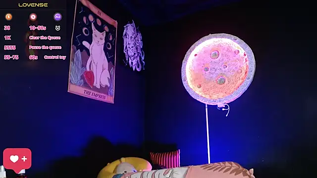 girl intense444 online show from 11/18/25, 01:03