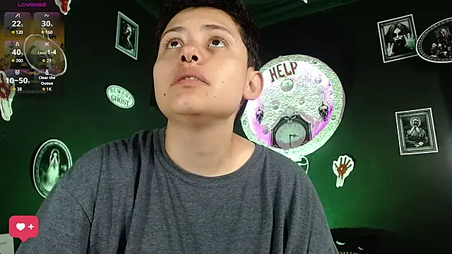 girl intense444 online show from 10/30/25, 12:47