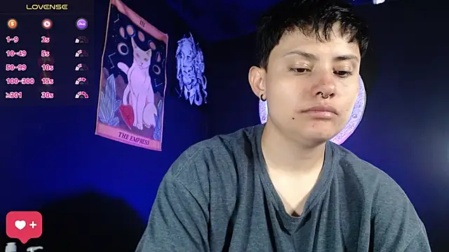 girl intense444 online show from 01/08/26, 01:17