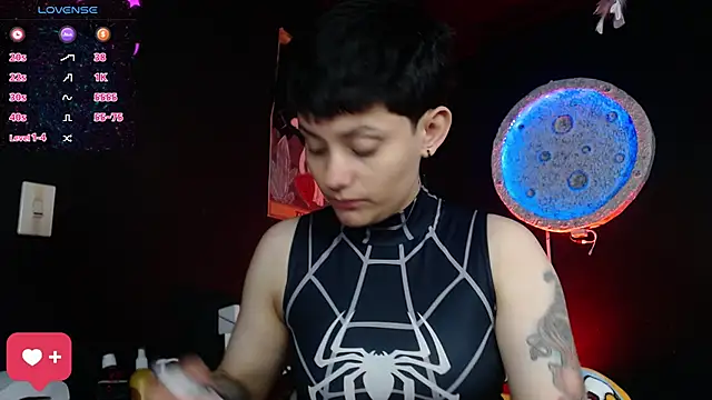 girl intense444 online show from 06/12/26, 12:58