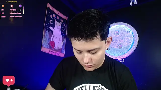 girl intense444 online show from 02/12/26, 12:49