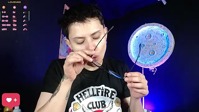 girl intense444 online show from 02/13/26, 12:27