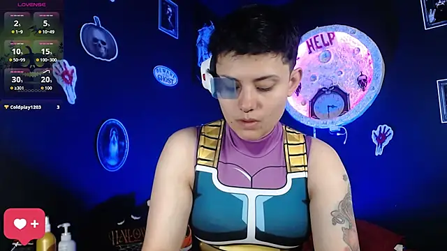 girl intense444 online show from 10/31/25, 12:46