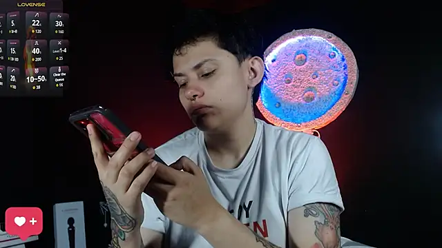 girl intense444 online show from 10/03/25, 01:12