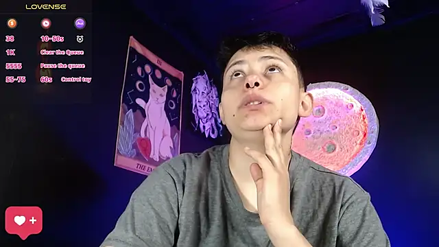 girl intense444 online show from 11/17/25, 12:53