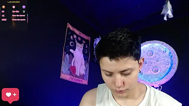 girl intense444 online show from 02/14/26, 01:00