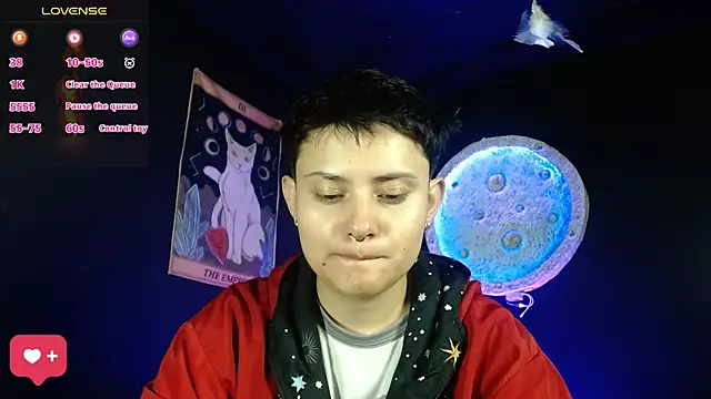 girl intense444 online show from 12/17/25, 01:05