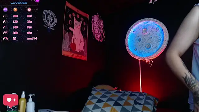 girl intense444 online show from 06/26/26, 01:06