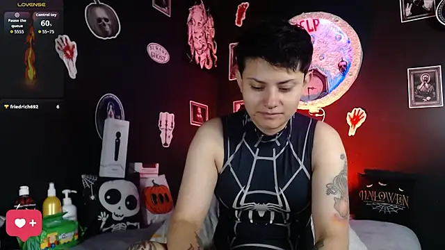 girl intense444 online show from 10/17/25, 12:51