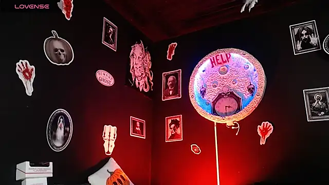 girl intense444 online show from 10/23/25, 12:48