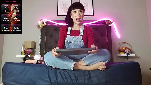 Snapshot of CharlotteLemke chatting on 11/27/25, 02:06 CharlotteLemke online show from 11/27/25, 02:06