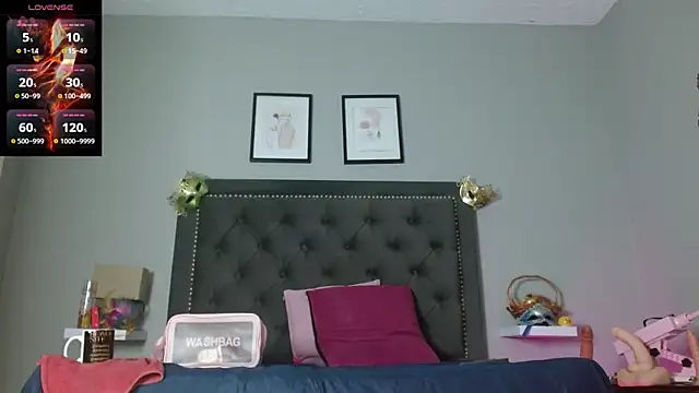 Snapshot of CharlotteLemke chatting on 10/24/25, 12:37 CharlotteLemke online show from 10/24/25, 12:37