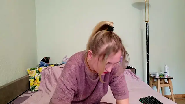 ModelEva online show from 04/14/26, 11:26