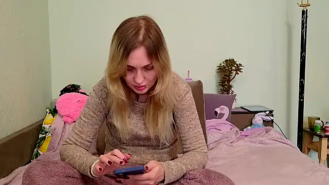 ModelEva online show from 04/04/26, 10:11