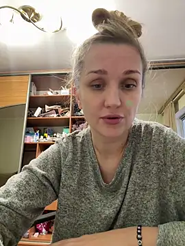 ModelEva online show from 12/14/25, 12:22