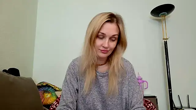 ModelEva online show from 12/02/25, 10:28