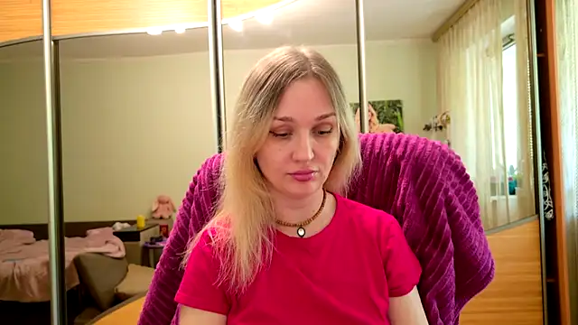 ModelEva online show from 05/09/26, 10:40
