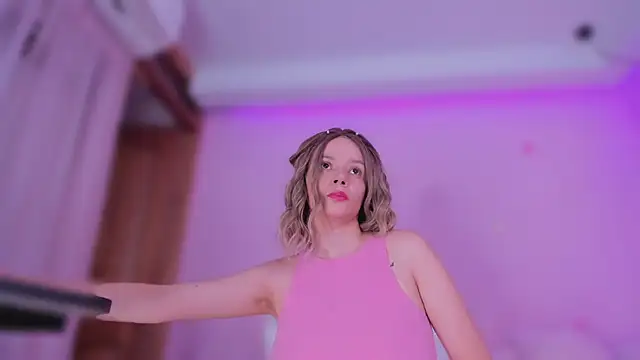 bella adams  online show from 03/06/25, 10:47