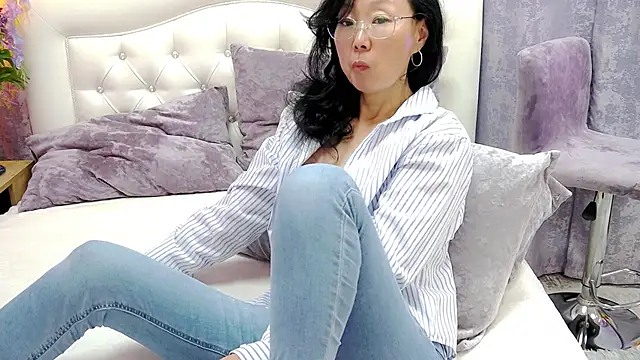 Asian legs online show from 05/19/26, 09:38