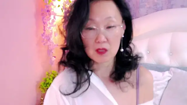 Asian legs online show from 04/13/26, 10:08