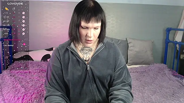 ivamayy online show from 12/18/25, 09:36