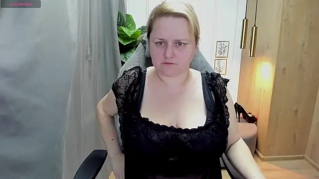 Snapshot of ScarlettSoft chatting on 03/03/25, 09:13 ScarlettSoft online show from 03/03/25, 09:13