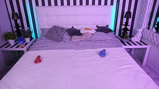 LittleShyy online show from 04/05/26, 12:56