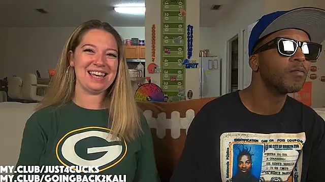 Snapshot of boomboomr00m chatting on 11/11/25, 01:44 boomboomr00m online show from 11/11/25, 01:44