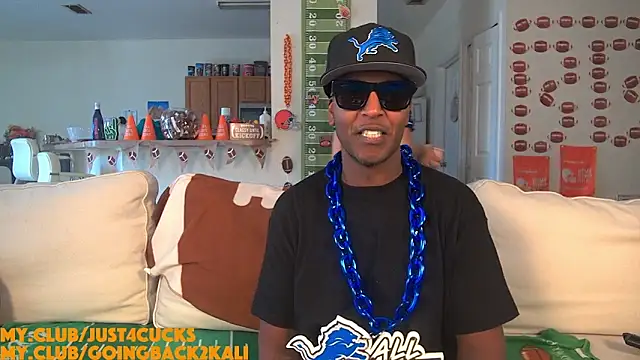 Snapshot of boomboomr00m chatting on 11/02/25, 06:13 boomboomr00m online show from 11/02/25, 06:13