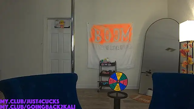 Snapshot of boomboomr00m chatting on 10/16/25, 02:09 boomboomr00m online show from 10/16/25, 02:09