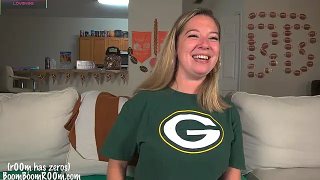 Snapshot of boomboomr00m chatting on 09/12/25, 12:33 boomboomr00m online show from 09/12/25, 12:33