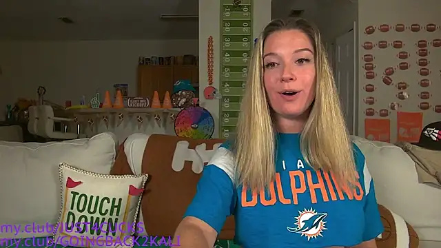 Snapshot of boomboomr00m chatting on 09/29/25, 11:21 boomboomr00m online show from 09/29/25, 11:21