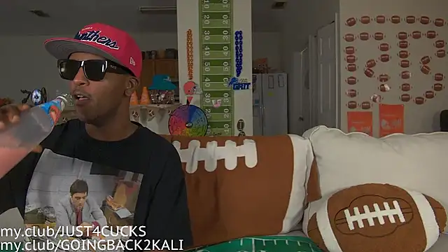 Snapshot of boomboomr00m chatting on 10/03/25, 12:36 boomboomr00m online show from 10/03/25, 12:36