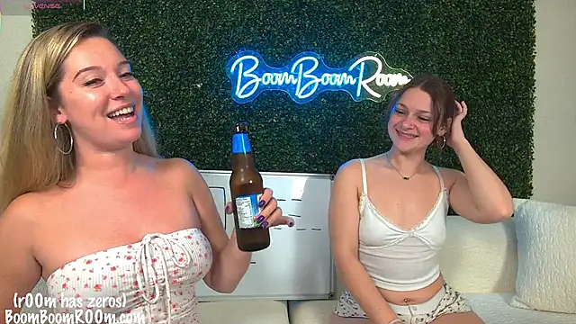 Snapshot of boomboomr00m chatting on 09/14/25, 12:55 boomboomr00m online show from 09/14/25, 12:55