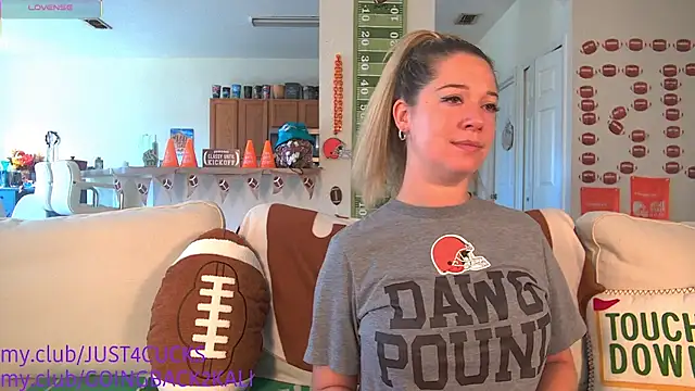 Snapshot of boomboomr00m chatting on 09/21/25, 03:17 boomboomr00m online show from 09/21/25, 03:17