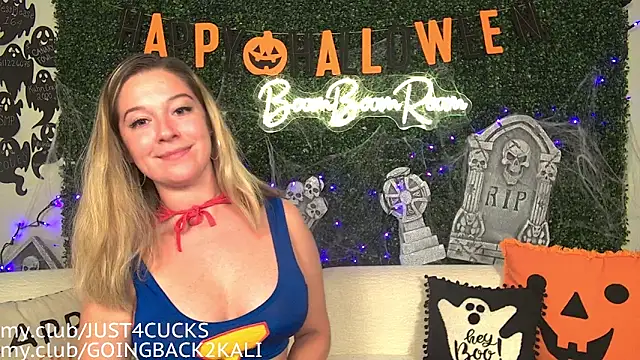 Snapshot of boomboomr00m chatting on 10/08/25, 02:35 boomboomr00m online show from 10/08/25, 02:35