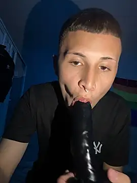 SebasDu02957688 online show from 07/14/26, 11:11