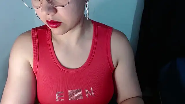 Snapshot of lizbodu chatting on 10/18/25, 10:34 lizbodu online show from 10/18/25, 10:34