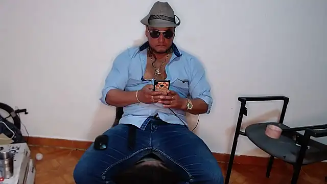 hardrock982 online show from 10/10/25, 03:02