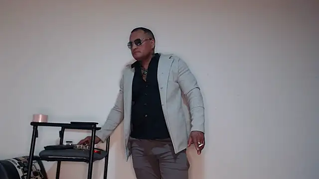 hardrock982 online show from 10/04/25, 02:29