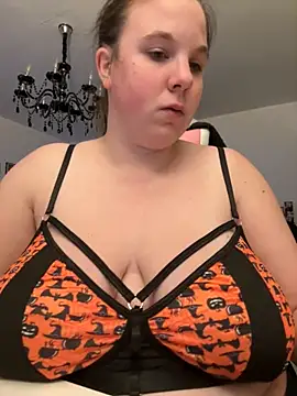 AureliaWinter online show from 10/30/25, 07:00